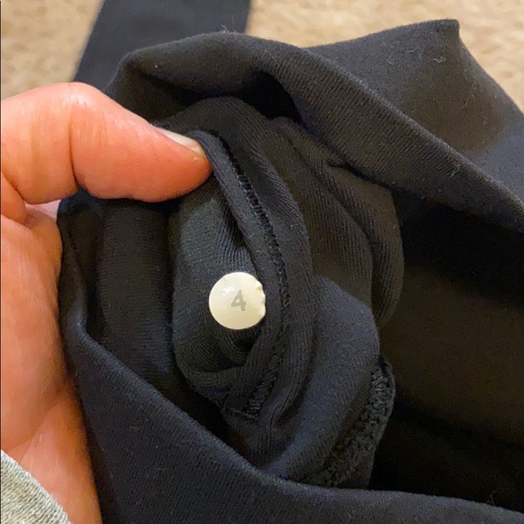 Lululemon size 4 leggings - Picture 3 of 3